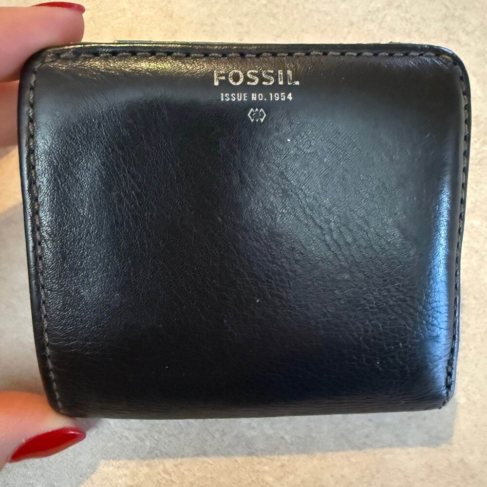 Fossil Logan Leather Small RFID Bifold Wallet
